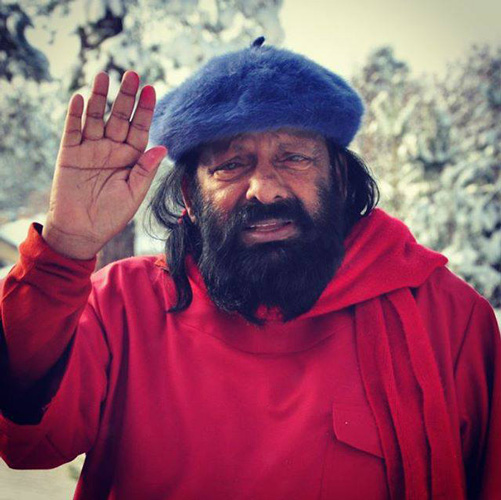 Зустріч Гуру та учня: момент безмовного благословення, погляд очі в очі та духовне пробудження - Йогі Іша.